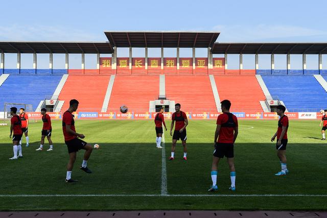 U23国足3-0晋级亚运半决赛，徐彬前景堪忧或将重返中超